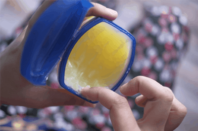 8-Vaseline-hacks-that-will-make-your-life-so-much-easier