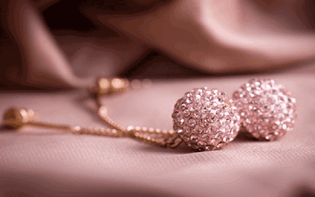 bridal-accessories-earrings-pink